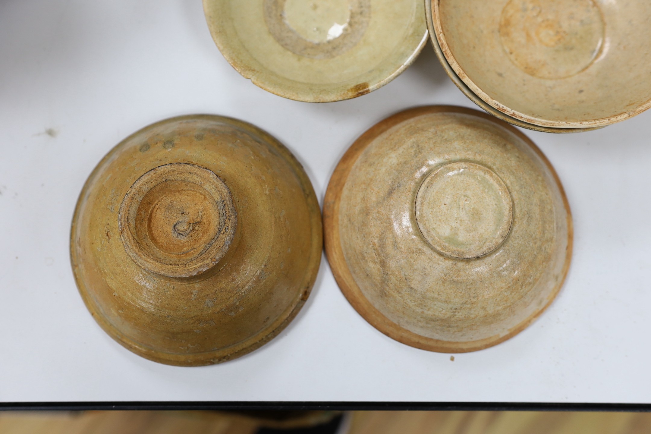 Ten glazed pottery bowls, approx. 14.5cm diameter